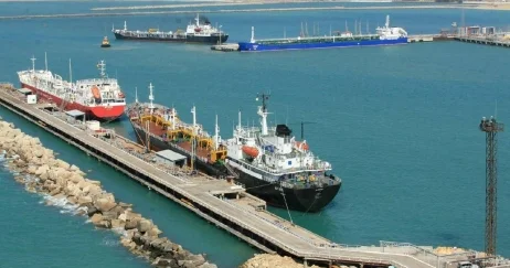 Более 700 судов ожидают переправки в порту Курык