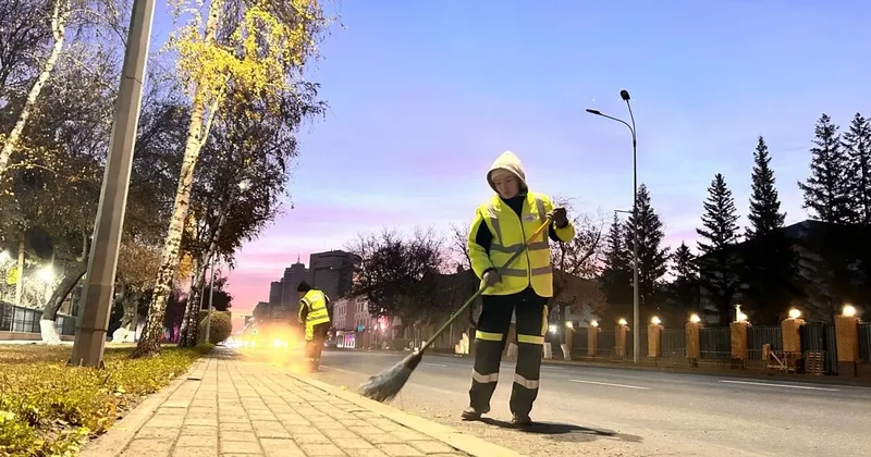 "Если мы хоть на день перестанем убирать улицы, город превратится в свалку". Каково это работать уличным клинером?