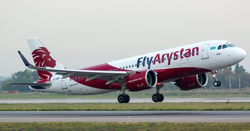 Самолет FlyArystan не смог приземлиться в Костанае и вернулся в Астану