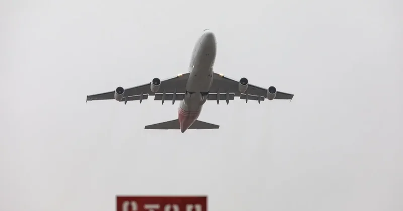 Вылетевший из Астаны самолёт вернулся обратно из за плохой погоды