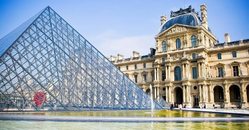 Ограбление Лувра совершили мелкие преступники, которые жили в бедном районе близ Парижа прокурор