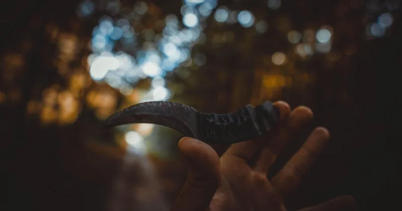 Полицейского ударили ножом в Рудном