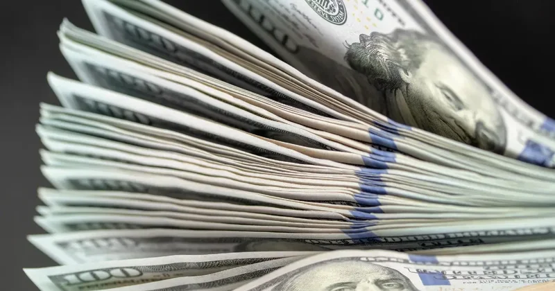 Курс доллара снизился к тенге на бирже 3 ноября