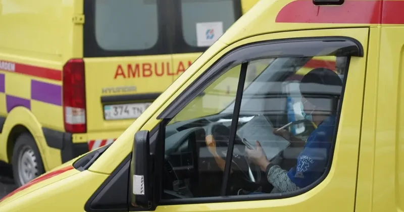 ДТП с участием "скорой" произошло в Алматы, погиб человек