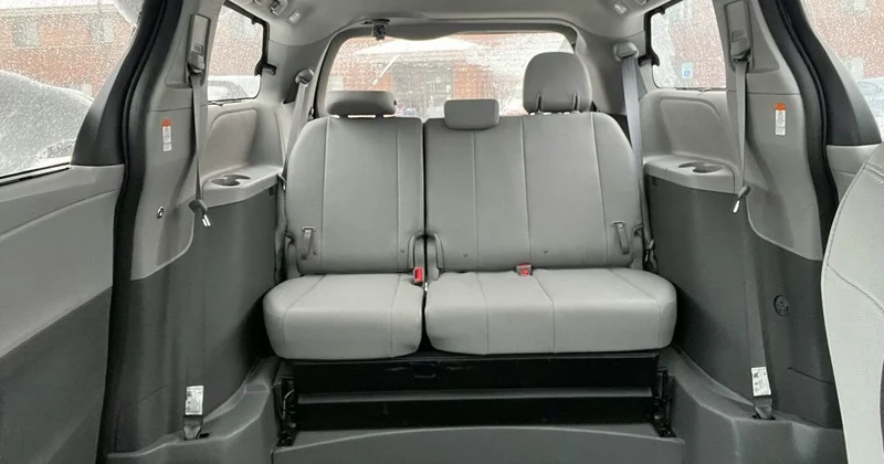 Таксисту на Toyota Alphard в Жамбылской области снизили штраф из за тяжелого положения