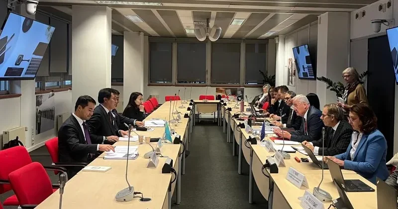 Еуропалық виза: Қазақстан мен ЕО арасында алғашқы келіссөздер раунды өтті