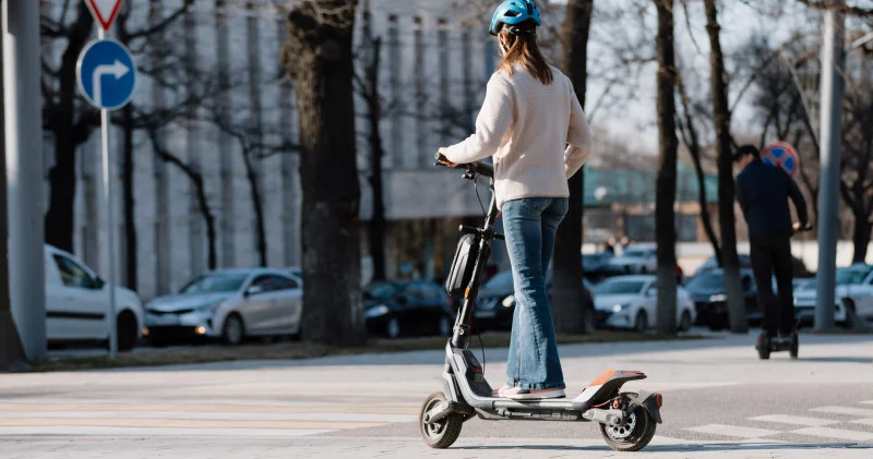 Электрсамокаттарға қатысты жаңа міндетті талаптар енгізіледі: Мәжіліс заң қабылдады