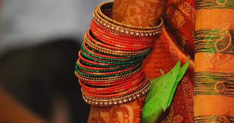 Женщина вышла замуж за убитого любовника на его похоронах