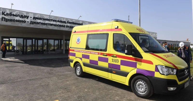 Алматыда жедел жәрдем жол апатына түсті: фельдшер көз жұмды