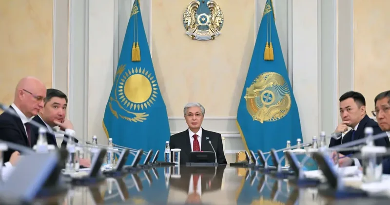 Токаев поручил пересмотреть тарифную политику аэропортовых услуг