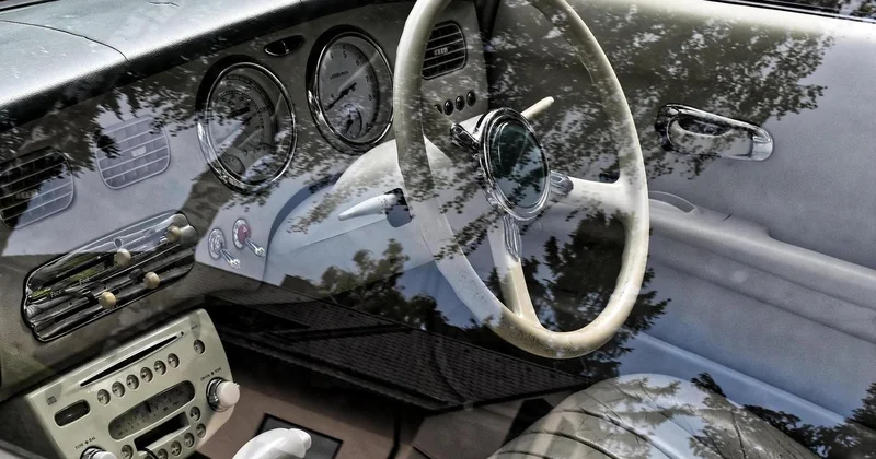 Обрели дурную славу : полностью запретить праворульным автомобилям перевозить людей могут в Казахстане