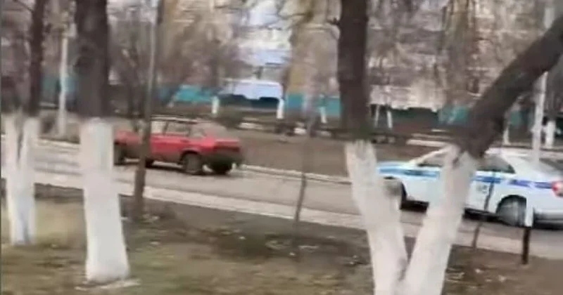 Автомобилист на скорости въехал в бетонную опору в Лисаковске