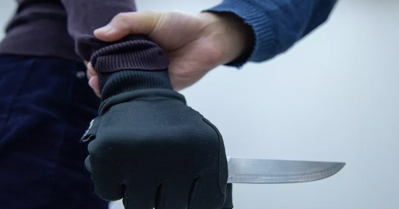 Ақтөбе тұрғыны бейтаныс адамды темекі үшін 6 рет пышақтаған: сот үкімі шықты