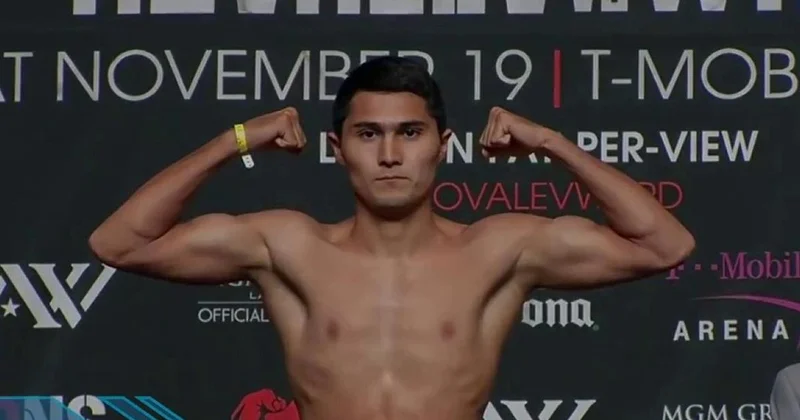 Казахстанскому боксеру назначили чемпионский бой в весе Жанибека Алимханулы