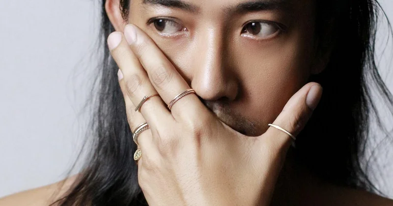 Мужчина съел драгоценное яйцо Fabergé в ювелирном магазине