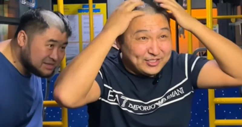 Казахстанцы массово бреются налысо в поддержку команды Астана после финала шоу в России