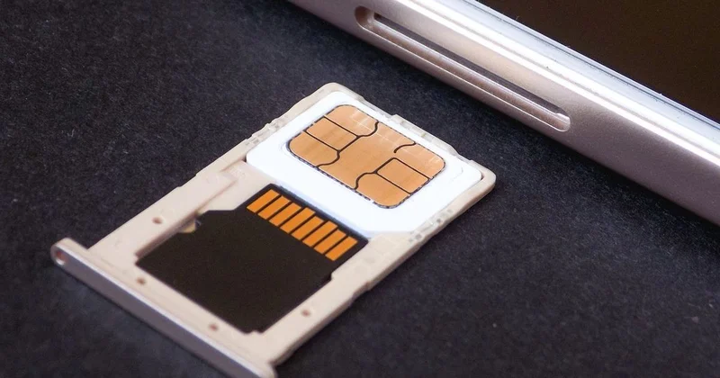 Биометрия и до 10 номеров: казахстанцам напомнили о новых правилах регистрации SIM карт