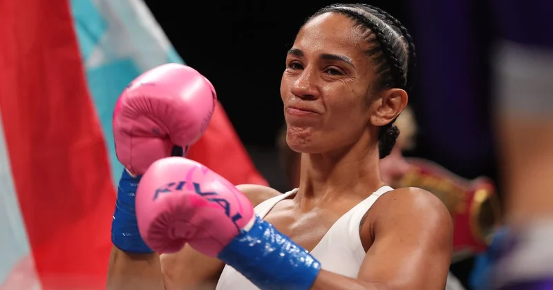 Боксер из Книги рекордов Гиннесса защитила титулы чемпионки мира