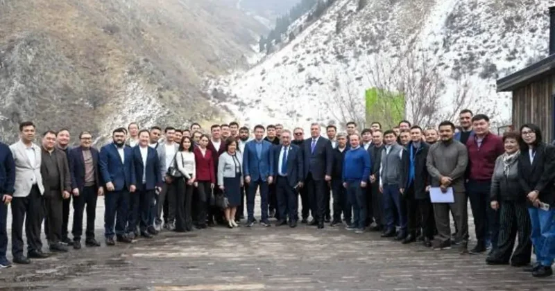 Дархан Сатыбалды провёл неформальную встречу с бизнесменами Алматы