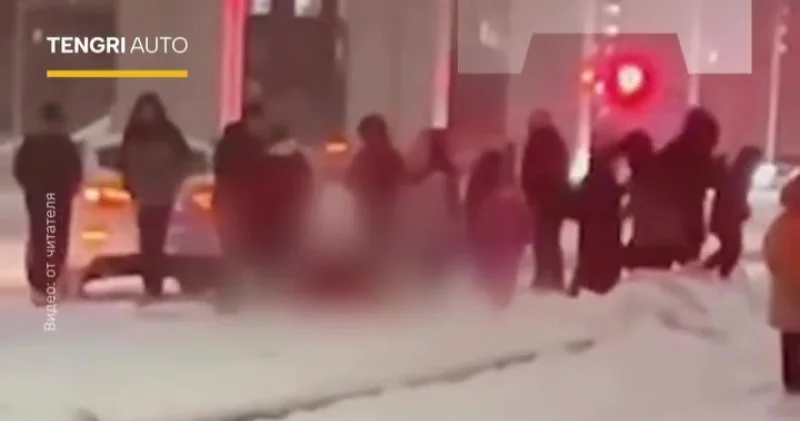 Астанада мектептің маңында екі баланы көлік қағып кетті