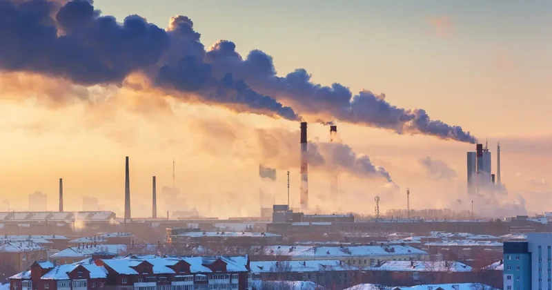 "Люди не должны расплачиваться здоровьем". Решить проблему с выбросами в Усть Каменогорске призвал депутат