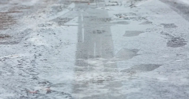 В Астане водитель сбил двух детей у школы: подробности