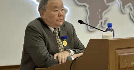 Это отказ от демократии Майдан Сулейменов о проекте новой Конституции