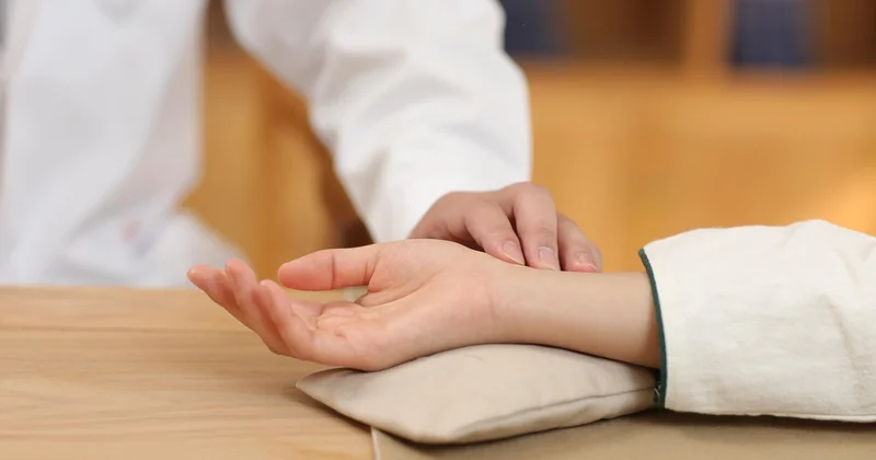 Депутат дәстүрлі қытай медицинасы турасында: тұрғындардан шағымдар түсіп жатыр