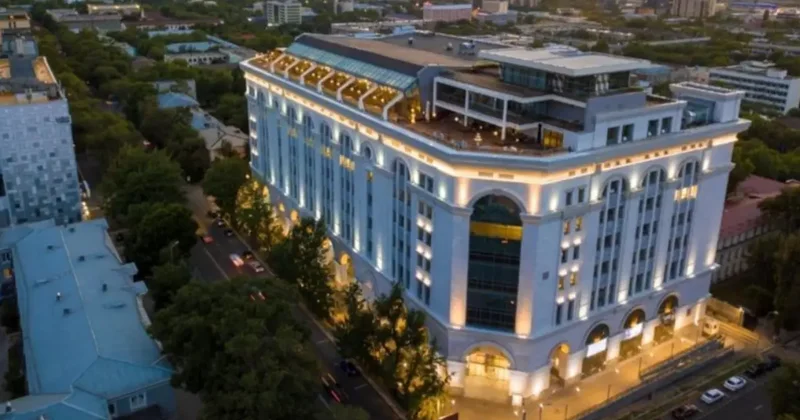 Принадлежавший Кайрату Сатыбалды бизнес центр в Алматы выставили на торги