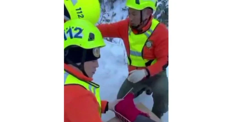 71 летняя женщина получила травму в горах Алматы: ее пришлось эвакуировать спасателям (видео)