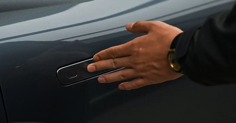 Китай запретил производителям устанавливать на электромобили скрытые дверные ручки