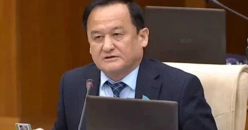 Парламенттің 90% ы қазақша сөйлейді: Депутат Мемлекеттік тіл заңнамасын жетілдіру қажет екенін айтты