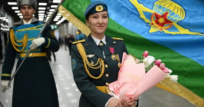 Более 100 прыжков в небо совершила десантница Балжан Мусатаева