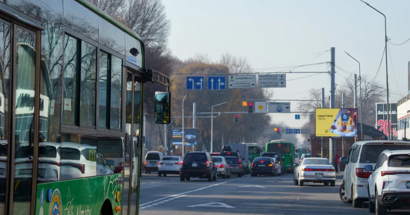 Алматыда автобусты мас жүргізуші тізгіндеген: полиция пікір білдірді