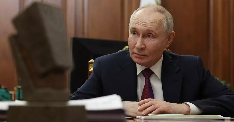 Путин Украинадағы дағдарысты Си Цзиньпинмен талқылады