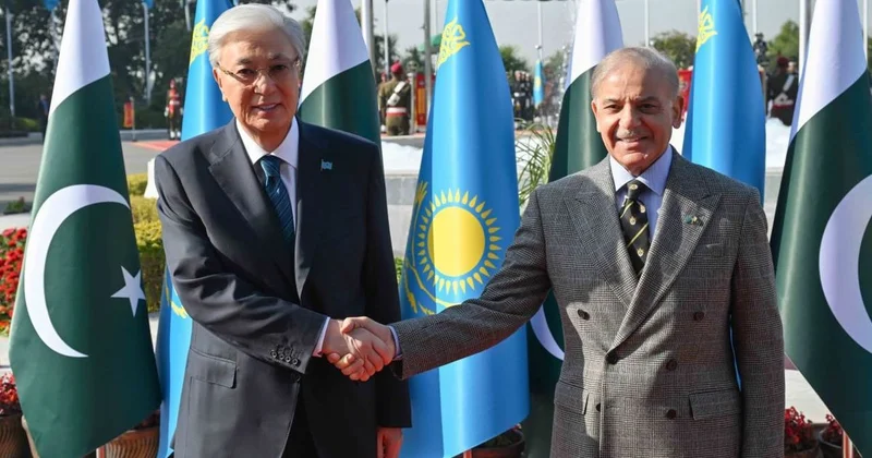 Как Токаева встретили в резиденции премьер министра Пакистана (фото)