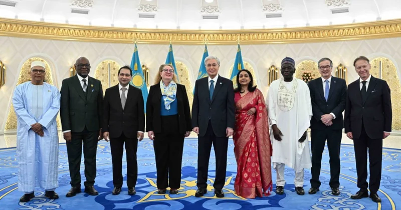 Токаев встретился с послами восьми государств в Акорде