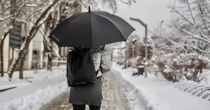 Қар аралас жаңбыр жауады . Бейсенбіде еліміздің 16 облысында дауылды ескерту жарияланды