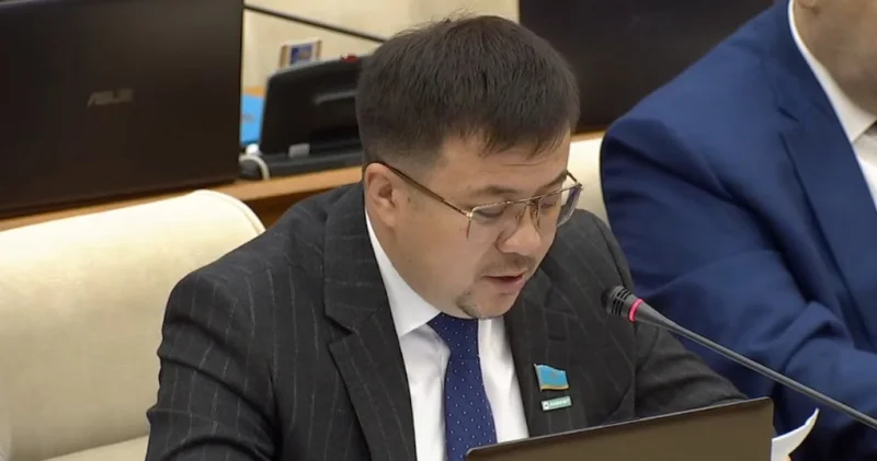 Шетелдік қарулы қақтығысқа қатысып, елге оралған азаматтарға кешенді мемлекеттік бағдарлама әзірлеу қажет Жарқынбек Амантайұлы