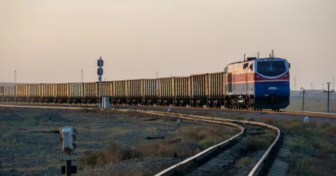 45 специальных противоразмывных поездов готовят в Казахстане на случай паводков