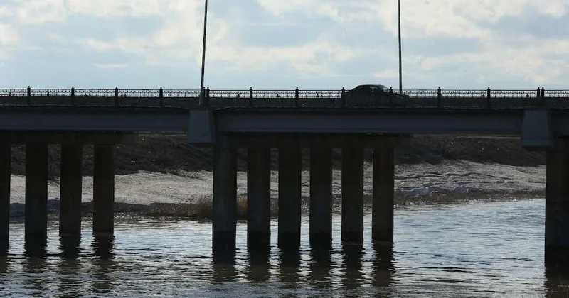 Взялись за ремонт мостов