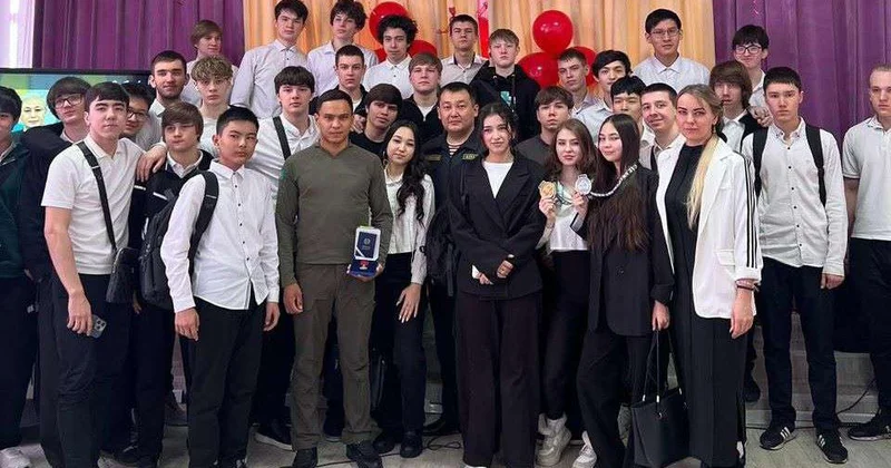 Победитель UAE SWAT Challenge 2026 встретился со школьниками