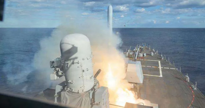 США уничтожили 17 иранских кораблей и подводную лодку