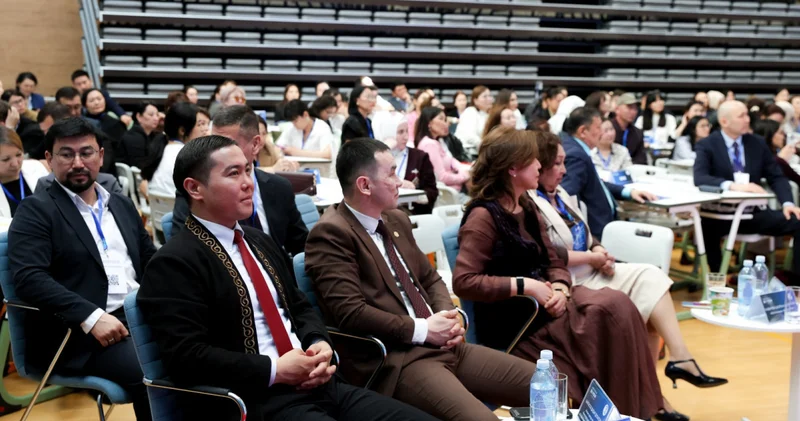 Отбасы мен мектеп серіктестігі : Астанада қалалық ата аналар форумы өтті