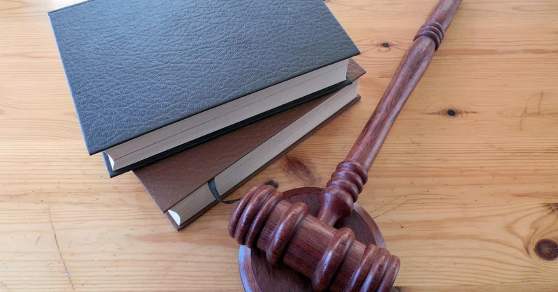 Адвоката и жертву изнасилования отправили за решётку в Туркестанской области