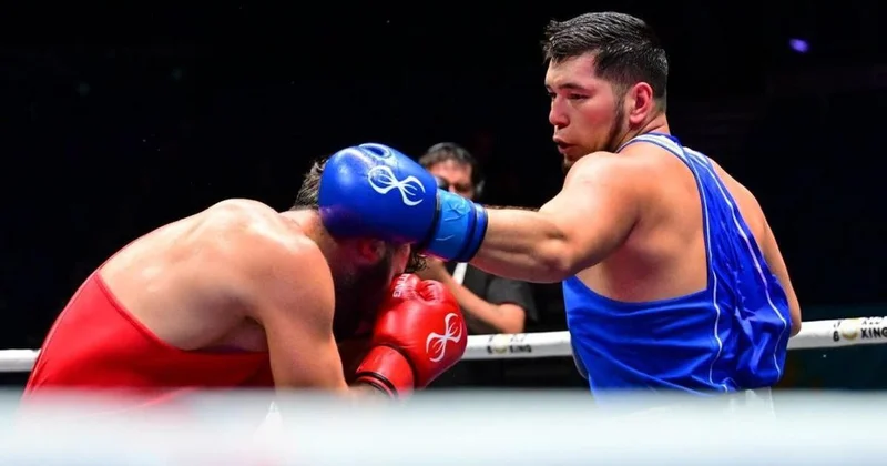 Айбек Оралбай победил узбекистанского боксера и гарантировал медаль чемпионата Азии
