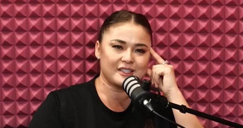 Қазір тек бір саламен шектелуге болмайды : әнші Мөлдір Мұқанова қыздарына қандай кеңес беретінін айтты