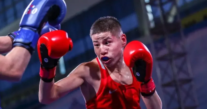 Қазақстандық Оразбек Асылқұлов жекпе жексіз Азия чемпионатының жартылай финалына шықты