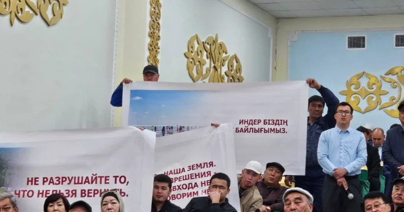 Руки прочь от озера : слушания по добыче соли в Индере прошли на повышенных тонах