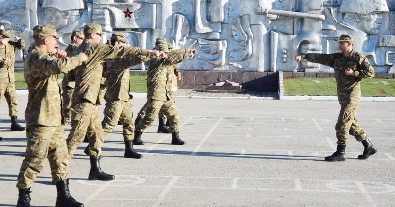Чемпион мира обучает военнослужащих Национальной гвардии таэквондо
